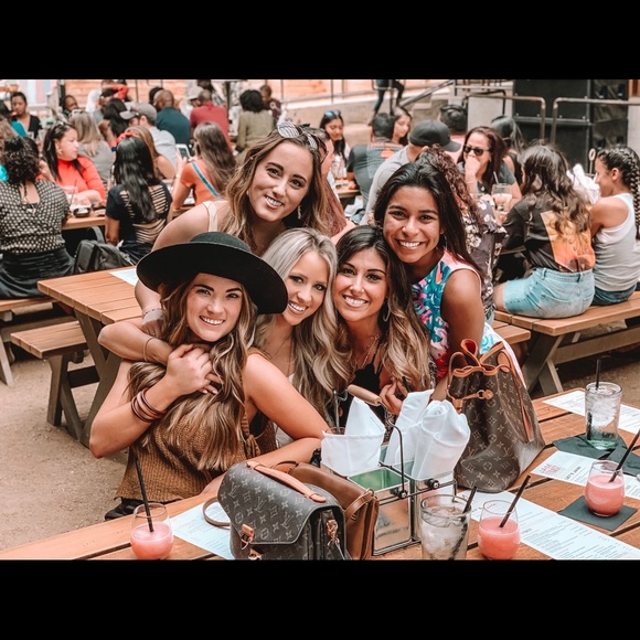 Meet the Kat behind the Kloset! - Picture 4 of 6